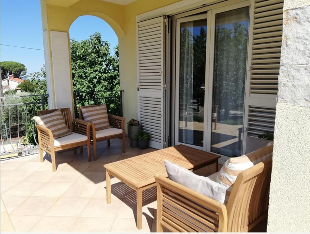 Apartment Laetitia Kastelir Ngoại thất bức ảnh